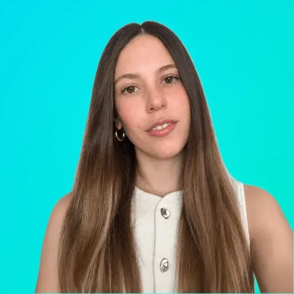 Micaela Denise Canal, Video Editor at 5Mins