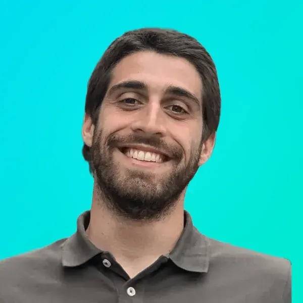 Miguel Pereira, Software Engineer at 5Mins